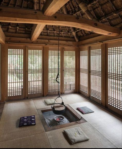 Japanese Traditional Interior, Japanese Farmhouse, Japanese Traditional Architecture, Architecture Reference, Modern Japanese House, Japanese House Design, Japanese Houses, Japanese Home Design, Japanese Tea House