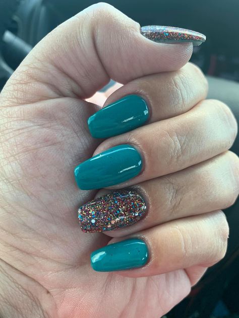 Colors: electric, tiara. Glow in the dark nails. Teal, glitter. Rose Gold And Blue Nails, Teal Dip Powder Nails, Tourquise Nails Design, Teal Nails With Glitter, Teal Color Nails, Dark Turquoise Nails, Teal Fall Nails, Dark Teal Nails, Teal Nail Ideas