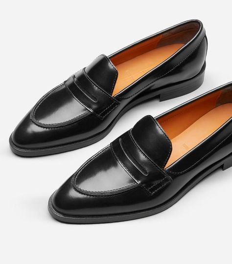 Women's Penny Loafers by Everlane in Black, Size 10.5 Womens Penny Loafers, Estilo Tomboy, Loafers Outfit, Everlane Shoes, Black Loafers, Penny Loafer, King George, Flat Sneakers, Penny Loafers