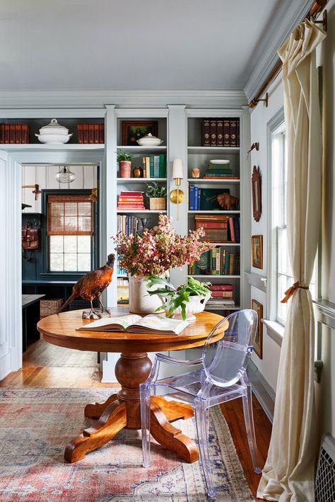 Colonial Home Interior, White Crockery, Traditional Kitchens, Bookcase Display, Thrifted Home, Thrifted Home Decor, Colonial Interior, Modern Colonial, Sitting Rooms