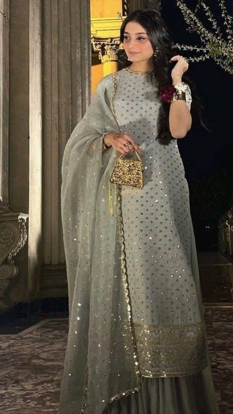 Simple Wedding Dress Pakistani Style, Wedding Formals Pakistani, Simple Desi Outfit, Designer Party Wear Dresses Pakistan, Simple Desi Outfits, Wedding Dress Ideas Pakistani, Simple Nikkah Outfit, Wedding Dresses Pakistani Party Wear, Pakistani Wedding Guest Outfits