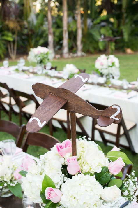 We're loving these adorable wooden airplane decor at this wedding! Wedding Couple Table Decoration, Airplane Decorations, Aviation Wedding Theme, Pilot Wedding, Wedding Couple Table, Hangar Wedding, Airplane Wedding, Aviation Wedding, Wooden Airplane