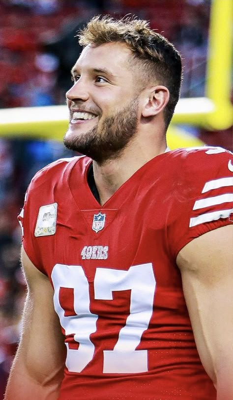 Nick Bosa Wallpaper, Nick Bosa, 49ers Players, Nfl Football 49ers, Football 49ers, Football American, Nfl 49ers, Nfl Football Players, Hunks Men