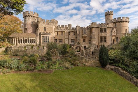 The historic Devizes Castle is for sale in Wiltshire Stone Archway, Old Castle, English Castles, Mansions For Sale, Castle House, Abandoned Mansions, Fairytale Castle, Beautiful Castles, Stately Home