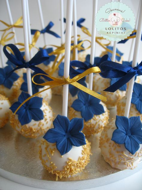 Deep blue and gold - navy /sea themed cake pops . Cake Pops Blue And Gold, Blue And Gold Desserts, Blue And Gold Graduation Party Ideas, Blue Cake Pops, Deep Blue And Gold, Themed Cake Pops, Navy Gold Wedding, Blue Sweet 16, Sweet 15 Party Ideas