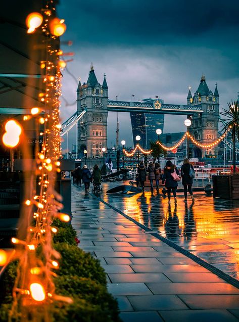 London Dreams, Aesthetic Lockscreens, London Christmas, London Calling, London Street, Actor Photo, London Travel, Magical Places, London City