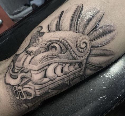 Are you looking for an original and impressive tattoo? Then Aztec tattoo design is right for you. It provides large-scale and profound meaning to feel solid and confident. Also, we will provide excellent tattoo designs for your inspiration. Tattoos With Deep Meaning, Mexican Heroes, Quetzalcoatl Tattoo, Aztec Tattoos Sleeve, Aztec Drawing, Lion Art Tattoo, Aztec Artwork, Aztec Tattoos, G Tattoo