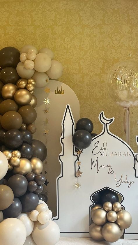 From Mock up design to Reality ✨ . . . #balloons #balloonartist #balloonstylist #eidmubarak #eid #eidparty #eidinspo #berkshireballoons… | Instagram Eid Backdrop Ideas, Eid Balloon Decorations, Iftar Decoration Ideas, Eid Theme Ideas, Deco Eid Mubarak, Aqiqah Decoration Simple, Raya Backdrop, Eid Backdrop, Raya Deco