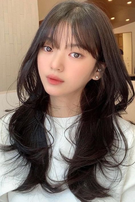 Layered Hush Haircut, Korean Long Hush Haircut, Hush Cut Hair Long With Bangs, Wof Cut Hair Long, Medium Hush Cut With Bangs, Hush Cut Front View, Hush Cut Hair Medium With Bangs, Hush Layered Cut, Hush Cut With Wispy Bangs