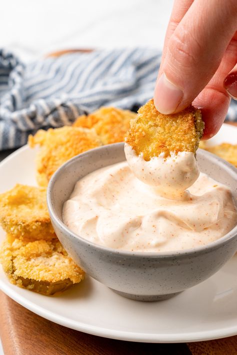 These Keto Fried Pickles are salty, crunchy, and perfectly crispy - and they're easy to make in just 20 minutes! Perfect for a low carb snack or appetizer. Low Carb Fried Pickles, Keto Pickles, Keto Fried Pickles, Creamy Jalapeno Sauce, Dill Pickle Slices, Creamy Jalapeno, Keto Appetizers, Jalapeno Sauce, Low Carb Snack