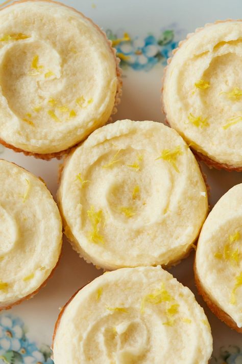 This classic frosting is made with flour. Bread Dessert Recipes, Grad Cupcakes, Delicious Lemon Cake, Ermine Frosting, Bigger Bolder Baking, Icing Frosting, Icing On The Cake, Lemon Flavor, Frosting Recipe