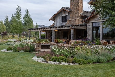 Canadian Springs Custom Home Wooded Backyard Landscape, Mountain Landscape Design, Rustic Outdoor Spaces, Wyoming Landscape, Rustic Entry, Rustic Landscaping, Rustic Landscape, European Cottage, Rustic Patio