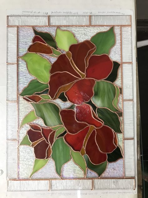 Tiffany Vitray, Drawing Student, Flower Suncatcher, Window Crafts, Stained Glass Quilt, Stained Glass Patterns Free, Glass Painting Designs, Glass Window Art, Stained Glass Paint