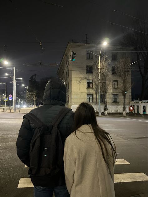 Piggyback Ride Aesthetic, Couple Piggyback, Piggyback Ride, Piggy Back Ride, Relationship Pics, Couple Pic, Clay Bracelet, Romantic Moments, Couple Aesthetic