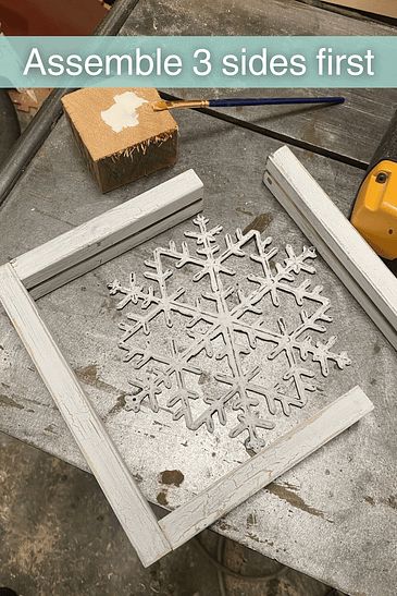 DIY Rustic Snowflake - The Old Tree Cottage Diy Large Wooden Snowflake, Wood Snowflake Crafts, Dollar Tree Wooden Snowflake, Diy Wood Snowflakes, Snowflake Crafts, Snowflake Diy, Snowflake Art, Homemade Chalk Paint, Homemade Chalk