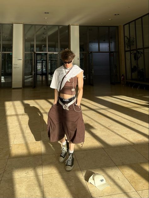 Big Pants Small Shirt Men, Baggy Shorts Outfit Men, Men Crop Top Outfit, Crop Top Outfits Men, Big Pants Small Shirt, Marlon Noah, Men Crop Top, Noah Core, Baggy Pants Outfit