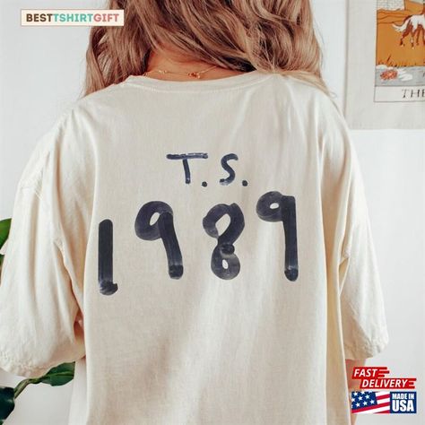 Eras Tour 1989 Taylor Vintage T-Shirt Swift Inspired Shirt Classic Check more at https://besttshirtgift.com/product/eras-tour-1989-taylor-vintage-t-shirt-swift-inspired-shirt-classic/ Taylor Swift T Shirt Ideas, Eras Tour 1989, Taylor Swift Shirts, Taylor Swift Posters, Eras Tour, Vintage Tshirts, Random Things, Art Ideas, Taylor Swift