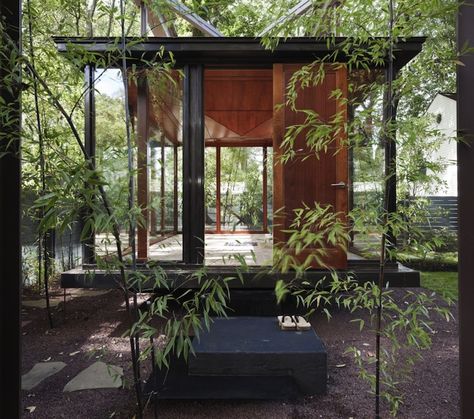 Talk about Feng shui! American architect David Jameson built this amazingly tranquil floating tea house, which also functions as a dining room, meditation Tea House Design, Outdoor Meditation, Farnsworth House, Japanese Tea House, Meditation Rooms, Yoga Space, Japanese Architecture, Meditation Space, Meditation Room