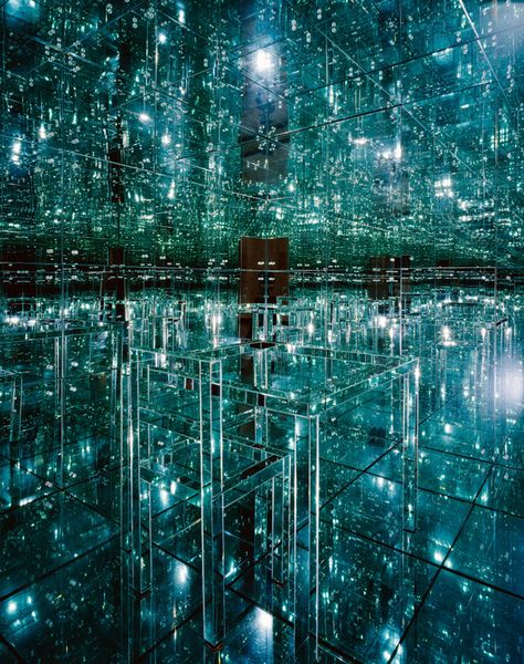 LUCAS SAMARA “MIRRORED ROOM” 1966 Room Of Mirrors Illusions, Glowing Mirror, Mirrored Room, Lucas Samaras, Mirror Illusion, Mirror Room, Infinity Mirror, Shadow Art, Light Installation