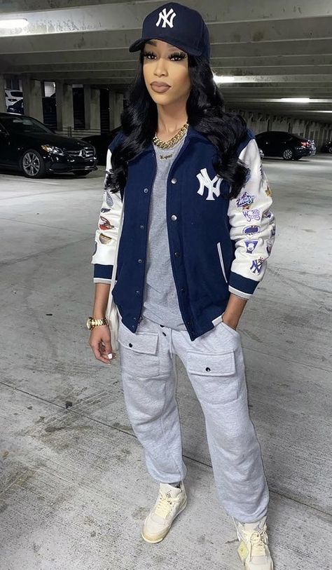 Outfits With Jordan 5s, New Era Hat Outfit Women, New Era Hat Outfit, Jordan 3 Outfits, Ny Cap Outfit, Hat Outfit Women, Masculine Fits, Girly Tomboy, Everyday Outfits Fall