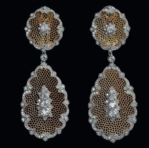 BUCCELLATI~ 18k gold and diamond lace filigree earrings. Buccellati Earrings, Buccellati Jewelry, Gold Jewelry Collection, Bridal Necklace Designs, High Fashion Jewelry, Pearl Necklace Designs, Rodeo Drive, Pakistani Jewelry, Diamond Jewelry Designs