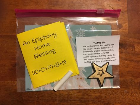 Intergenerational Epiphany With A "To Go" Bag Epiphany Holiday, To Go Bag, Folded Paper Stars, Religion Activities, Epiphany Crafts, Christmas Sunday School, Advent For Kids, Catholic Decor, Go Bag