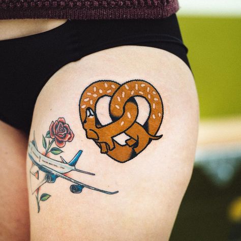 Pretzel wiener dog tattoo - dauchsand tattoo Wiener Dog Tattoo, Pretzel Tattoo, Insect Tattoos, Related Tattoos, Love Yourself Tattoo, Belly Tattoos, Ribcage Tattoo, Bug Tattoo, Insect Tattoo