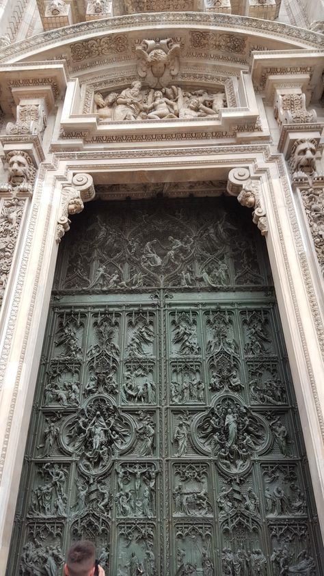 Cathedral Entrance, Spiritual Drawing, Spiritual Drawings, Milan Duomo, Beautiful Entrance, Italian Ice Cream, Milan Cathedral, Italian City, Architecture Board