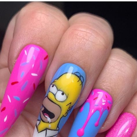 𝙣𝙖𝙩 𝙢𝙖𝙡𝙤𝙣𝙚𝙮 𝙣𝙖𝙞𝙡 𝙖𝙧𝙩𝙞𝙨𝙩 on Instagram: "“Marge, you know it’s rude to talk when my mouth is full.”⁣ Loving these Homer Simpson nails, especially the colour scheme. Normally I wear black 😂⁣ ⁣ .⁣ .⁣ .⁣ ⁣ #simpsonsnails #homersimpson #thesimpsons #disneynails #disneyworld #donutnails #dripnails #pinkandbluenails #pinknails #bluenails #colourfulnails #summernails #urbanlistperth #perthisok #characternails #glitternails #perthnails #perthnailartist #foodnails #homersimpsonnails #n Bart Simpson Nails, The Simpsons Nails, Smurf Nails, Simpsons Nails, Spongebob Nails, Food Nails, Nail Art For Beginners, Drip Nails, Winter Nails Acrylic