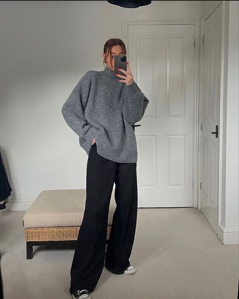 Black Pants Outfit Winter, Wide Leg Pants Outfit Work, Knit Pants Outfit, Normcore Outfits, Minimalist Winter Outfit, Pants Outfit Work, Normcore Fashion, Black Pants Outfit, Wide Leg Pants Outfit