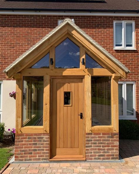 Glazed Oak Porch, Screened In Porch Plans, Oak Porches, Exterior Aesthetic, Oak Porch, Porch Extension, Sas Entree, Timber Frame Porch, Brick Porch