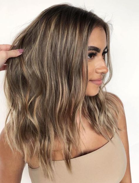 Girl Necessities, Brown Hair With Highlights And Lowlights, Brown Hair With Caramel Highlights, Brunette Ombre, Rambut Brunette, Brunette Balayage, Brown Hair With Blonde Highlights, Caramel Hair, Hair Color Light Brown