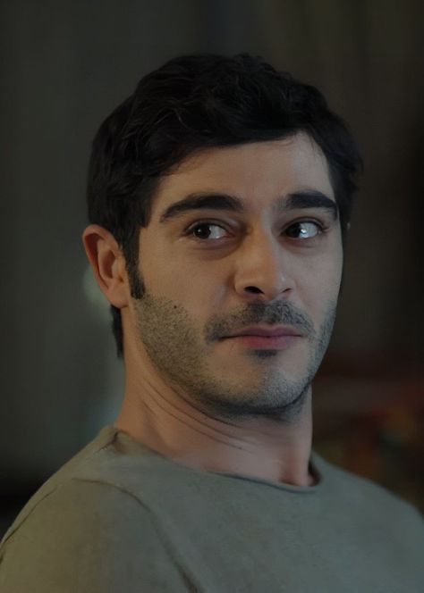 Burak Deniz Aesthetic, Hayat And Murat, Fox Tv, Model Face, Hande Ercel, Photo To Video, Men Care, Turkish Actors, Pretty Men