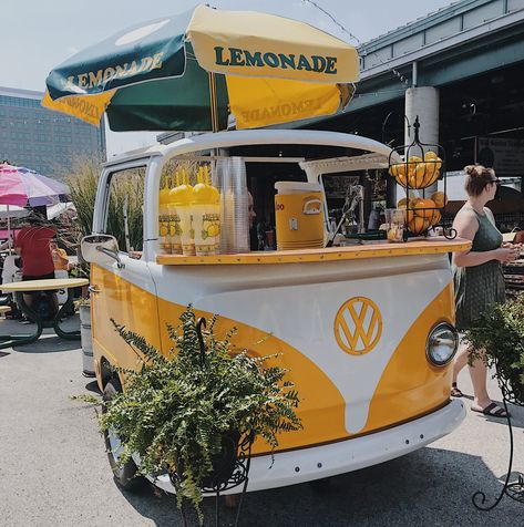 Combi Volkswagen, Picture Collage Wall, Yellow Walls, Happy Vibes, Lemonade Stand, Photo Wall Collage, Yellow Aesthetic, Aesthetic Colors, Picture Collage