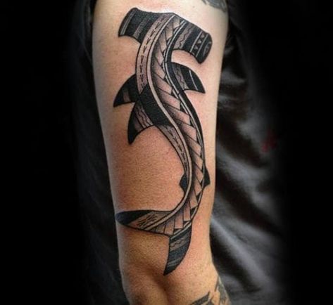 Upper Arm Tribal Hammerhead Shark Male Tattoo Ideas Shark Tattoo Arm, Hammerhead Tattoo, Shark Tooth Tattoo, Hammerhead Shark Tattoo, Celtic Knot Tattoo, Wolf Tattoo Sleeve, Knot Tattoo, Shark Tattoo, Shark Tattoos