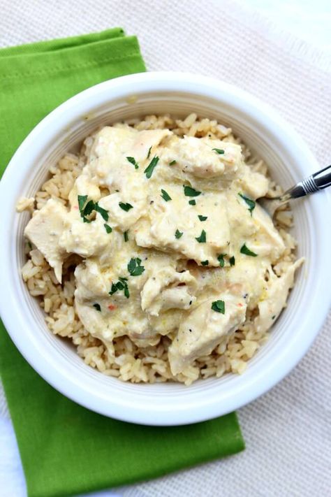 Instant Pot Creamy Chicken--the easiest cheater recipe out there. Chicken, cream cheese, cream of chicken soup and an Italian dressing mix packet are combined to make a delicious chicken and rice dinner with hardly any work. This version is made in your electric pressure cooker in just a few minutes. Slow Cooker Creamy Chicken, Tabbouleh Salad, Overnight Oat, Rice Dinner, Mini Pizzas, Pasta Primavera, Strip Steak, Instant Pot Dinner Recipes, Chicken And Rice