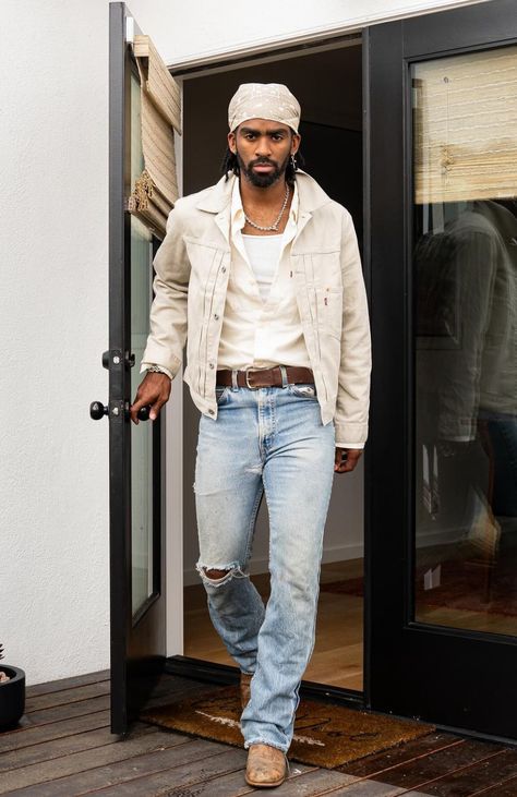 Black Men Cowboy Outfits, Western Denim Outfit, Black Cowboy Outfit, Western Street Style, Modern Cowboy Style Men, Western Fashion Editorial, Country Outfits For Men, Urban Cowboy Style, Aesthetic Retro Outfit