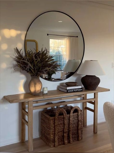 Transform your entryway into an unforgettable welcome that captivates your guests from the very first sight. Our collection of brilliant entryway decor ideas serves every taste, from minimalistic elegance to cozy cottage vibes. Discover the secrets to creating an inviting atmosphere that combines style, function, and personality. Whether you're looking to ...#InteriorDesign #HomeIdeas #DecorTips #InteriorInspo #HomeInspiration #HomeDecorating #HomeDecor #HouseGoals #HomeStyle #DecorInspiration Front Entryway Ideas, Entryway Ideas Modern, Entryway Decor Modern, Home Decor Diy Ideas, Houses Decor, Formal Living Room Designs, Entryway Decorating, Industrial Style Bedroom, Space Home Decor