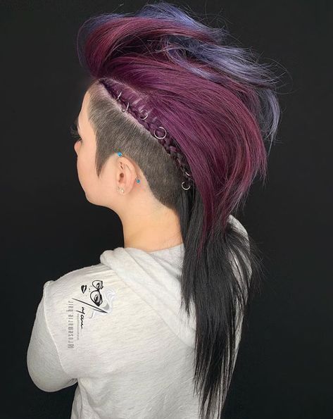 HOT SHOT UNCONVENTIONAL CUT FINALISTS 2019Behindthechair.com Long Hair Shaved Sides, Long Mohawk, Hair Cut Ideas, Hairstyle Shorthair, Hairstyles School, Half Shaved Hair, Shaved Side Hairstyles, Viking Hair, Shorthair Hairstyles