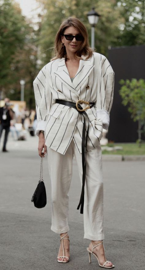 Sophisticated Outfits Classy Chic Street Styles, High Street Fashion 2023, Ss23 Street Style, Mode Zara, Dramatic Style, Looks Street Style, Fashion Mistakes, Street Style Inspiration, Cool Street Fashion