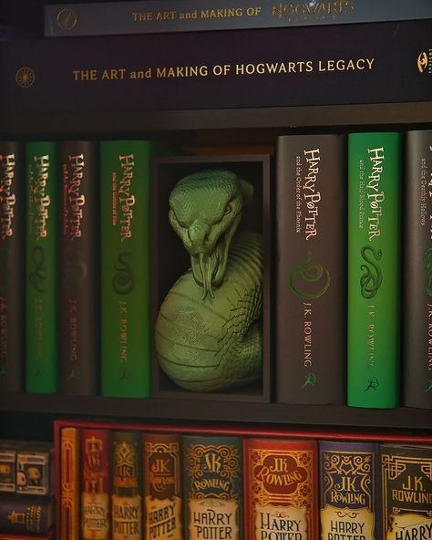 All Posts • Instagram Slytherin Bedroom Decor, Slytherin Themed Bedroom, Slytherin Inspired Bedroom, Slytherin Room Decor, Slytherin Bedroom, Slytherin Decor, Slytherin Room, Hp Book, Harry Potter Slytherin