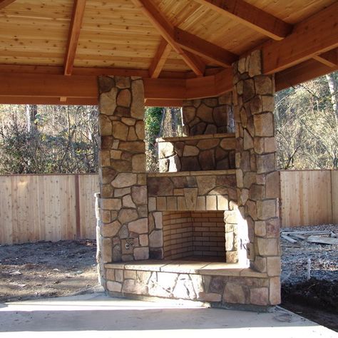 Corner Outdoor Fireplace Home Design Ideas, Pictures, Remodel and Decor Outdoor Fire Pit Diy, Garden Pergolas, Outdoor Covered Patio, Rustic Fire Pits, Patio Grill, Outdoor Fireplace Designs, Fire Pit Furniture, Patio Fireplace, Backyard Fireplace