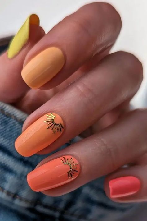 15 Captivating Sunset Gradient Nails to Inspire Your Next Manicure | Polish and Pearls Sunrise Nails Summer, Sun Set Nails, Sunset Inspired Nails, Sunset Nails Acrylic, Summer Sunset Nails, Sunset Color Nails, Sunburst Nails, Sun Nail Design, Summer Elegant Nails