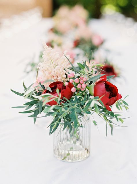 Photography: Sarah Kate   sarahkatephoto.com Floral Design: La Gardenia   fioristalagardenia.it Venue: Hotel Borgo Casabianca   www.casabianca.it/eng/index.html   View more: http://stylemepretty.com/vault/gallery/38400 Christmas Bud Vase Ideas, Flowers Photography Peonies, Red Wedding Centerpieces, Peony Centerpiece, Red Centerpieces, Pink Peonies Bouquet, Peonies Centerpiece, Green Photography, Red Photography