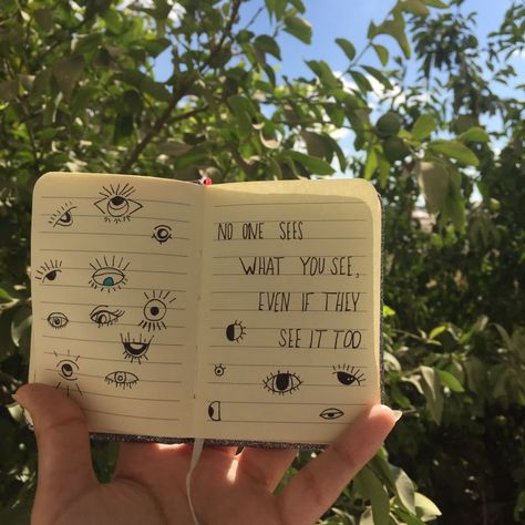 Small Diary Drawings, Small Dairy Ideas, Small Journal Ideas Mini Books, Small Diary Ideas, Small Diary Ideas Creative, Mini Diary Ideas, Small Diary, Tiny Journal, Mini Diary