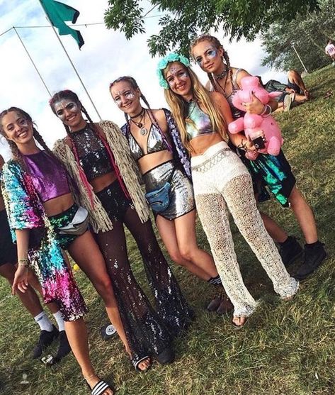 Rate This Festival Outfits From ⭐1~10. SAVE&FOLLOW i will update everyweek. Look Da Festival, Edm Concert Outfit, Style Hippie Chic, Coachella Looks, Edm Festival Outfit, Festival Mode, Rave Babe, Festival Attire, Festival Girls