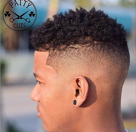 Summer Black Hair Fade, Top Fade Haircut, Black Boys Haircuts, Black Men Haircut, Black Hair Cuts, Curly Hair Fade, Barbers Cut, Summer Cut, Black Men Haircuts