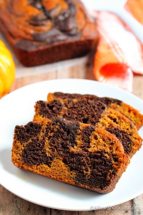 Bake this Marbled Pumpkin Bread Recipe. Bring the delicious flavors of chocolate and pumpkin together with this tasty treat! | @AFewShortcuts #bread #pumpkin #fall #recipes #glutenfree #chocolate Bread Pumpkin, Pumpkin Bread Recipe, Pumpkin Pie Spice, Cookie Scoop, Pumpkin Fall, Pumpkin Bread, Meatless Meals, Fall Favorites, Vegetarian Chocolate