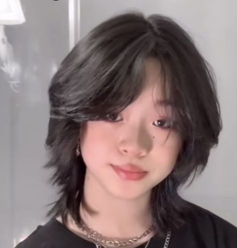 Short Layered Asian Haircuts, Korean Wolf Cut Hair Short, Short Hair Cuts With Layers, 2023 Haircut Trends, Haircut Trending, Ideas New Year, Women Haircut, Short Hair Tomboy, Short Grunge Hair