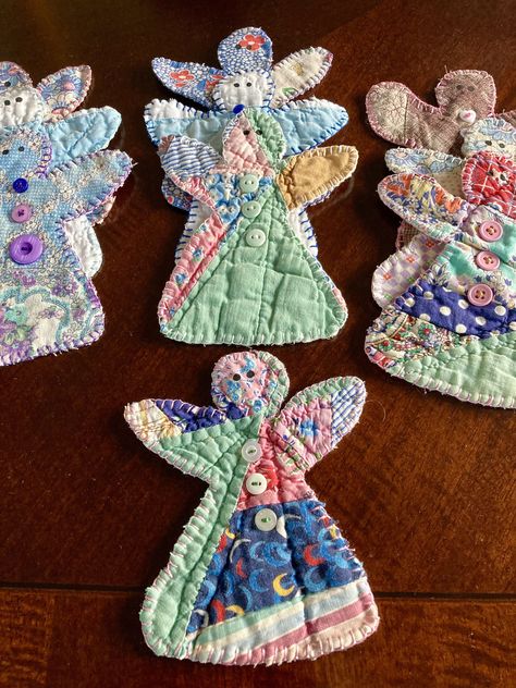 Quilt Angels Ornaments, Scrap Fabric Ornaments Diy, Handkerchief Ornaments, Quilt Ornaments, Vintage Handkerchiefs Crafts, Sewn Christmas Ornaments, Quilt Crafts, Handkerchief Crafts, Memory Crafts